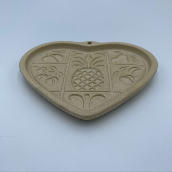 Vintage 2001 Pampered Chef Fruit Hospitality Heart Stoneware Cookie Mold Press - Picture 2 of 5
